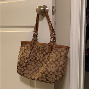 Coach Tan logo medium purse - GREAT condition